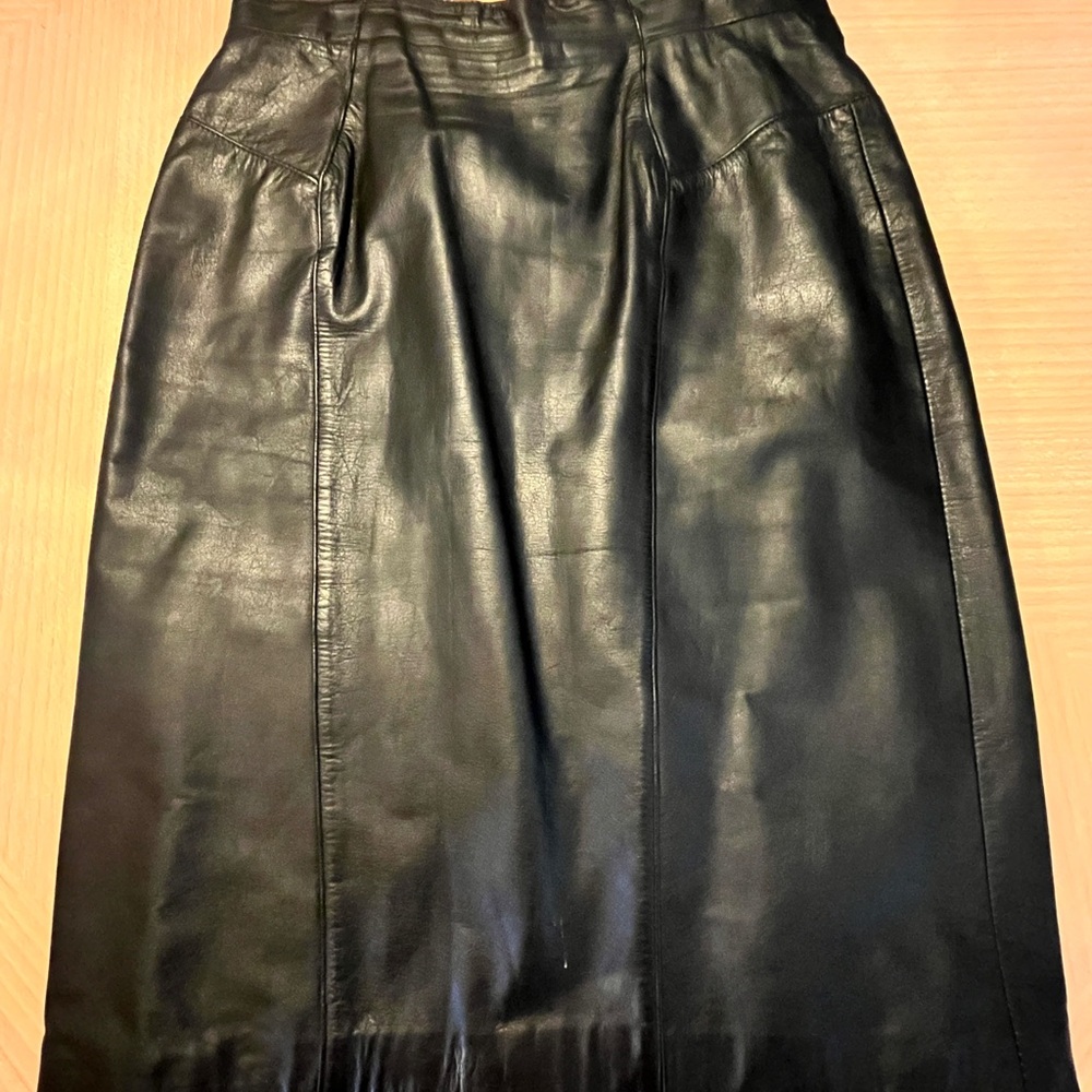 Elegant Black Leather Skirt